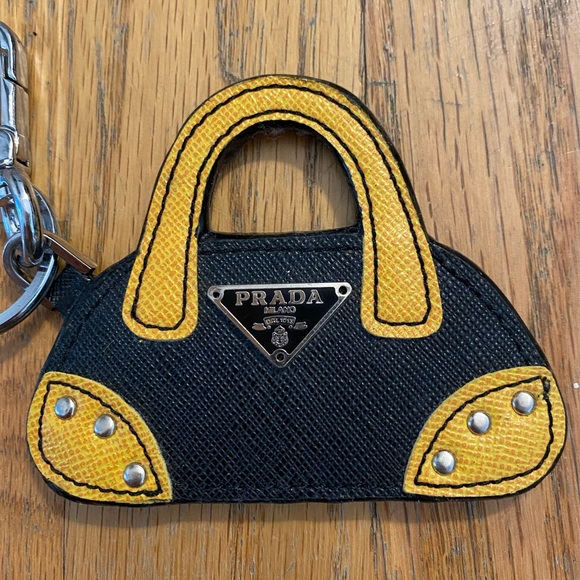 ⭐️HP⭐️PRADA🔑chain - Picture 2 of 6